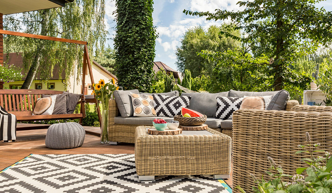 Outdoor Entertaining: 4 Tips for Designing a Great Space